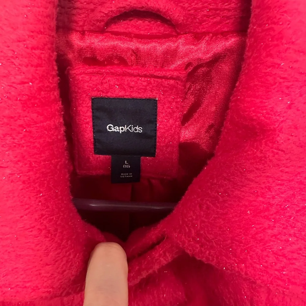 GAP bright pink